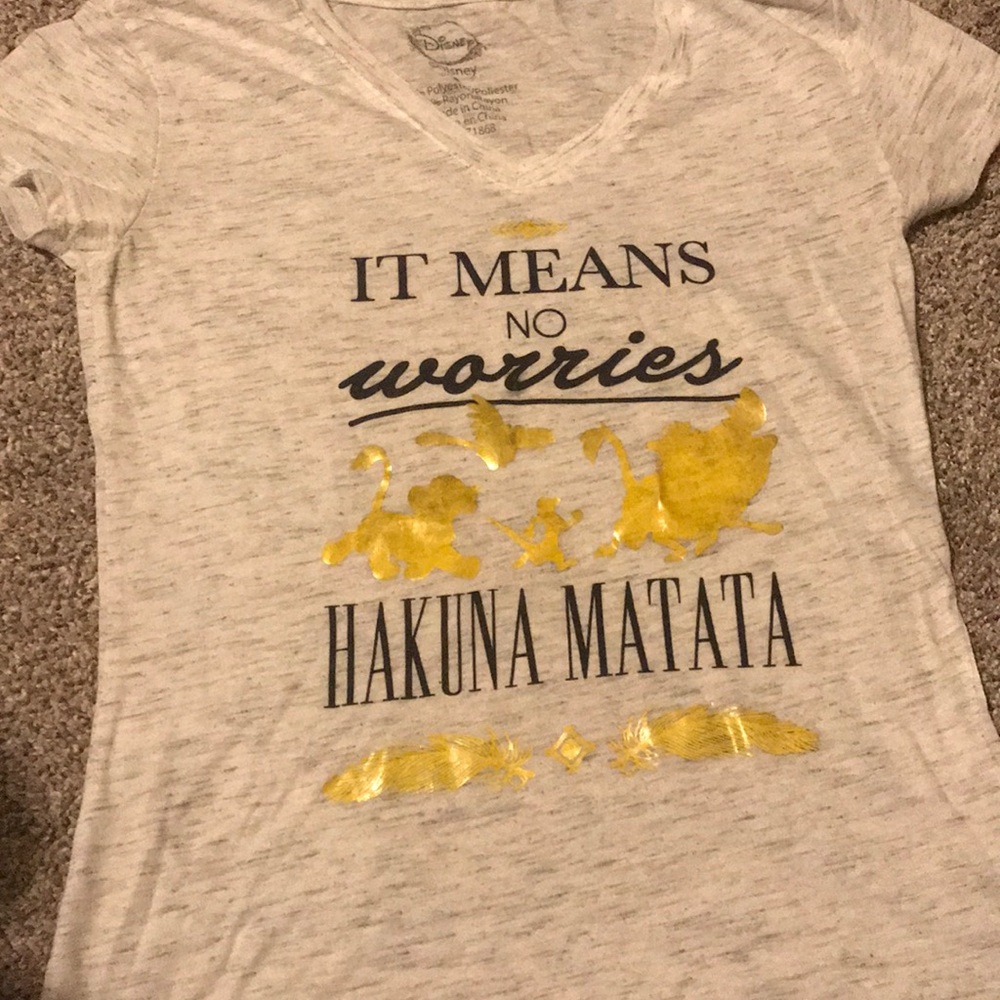 Size small Disney lion king shirt 🎄